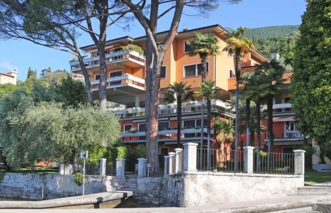 Robert House 50m From The Lake - Photo 23