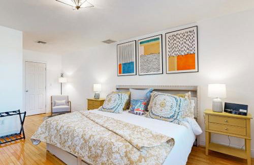 Walk to Transit and Eats! Urban Oasis in Newton - Foto 16