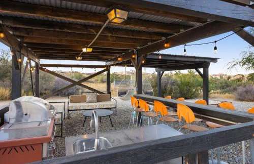 Jackalope Junction-Pool, Hot Tub, Fire Pit, BBQ & Desert Views! home - Foto 21