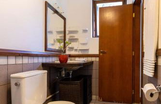 Casa espaçosa com piscina ampla e churrasqueira perto de São Paulo - Foto 43