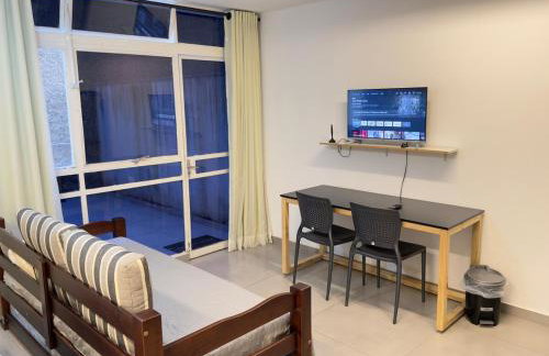 06 - AMPLO ESTÚDIO na Savassi com Área privativa, Vaga de garagem, Cozinha completa, próximo ao Life Center - Foto 31