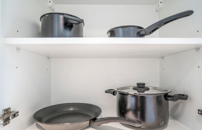 Tanin - Sleek Studio Offering Unobstructed City Views - Photo 11