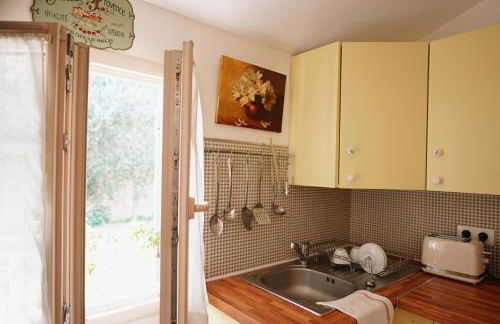 LaPetite Maison Abigail, Peaceful home in Avignon - Photo 3