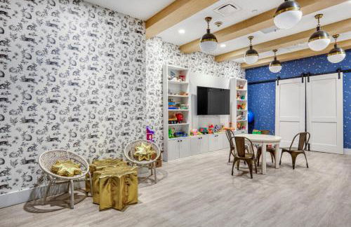 FiDi Studio w Residents Bar Golf Simulator Gym NYC-271 - Photo 22