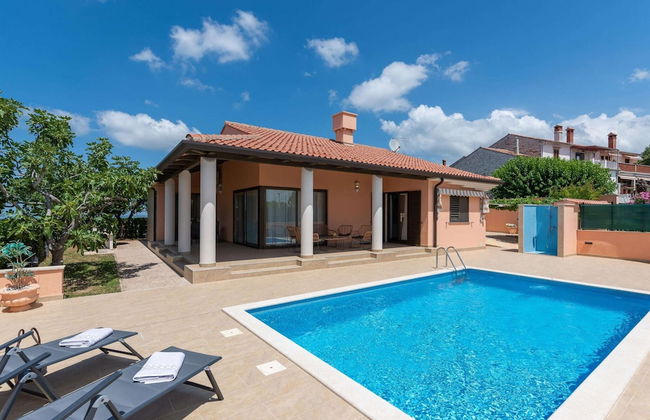 Stylish Villa in Buje With Outdoor Kitchen - Foto 1