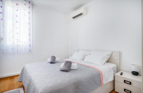 Apartment Away - Photo 13