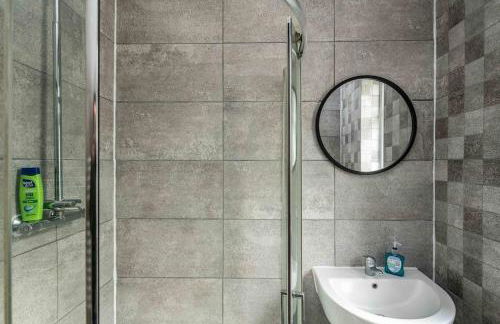 Lovely 3 bed house in Feltham - Foto 11