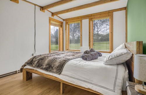 Countryside Cabin on 5 Acres Countryside with Outdoor Firepit, Cinema and converted Stables - Foto 21