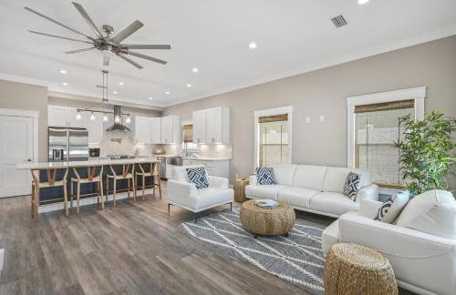 Beach Haven - Brand New Home - Private Pool- Just 300 Feet From The Beach! - Foto 10