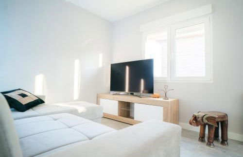 Charming New Beachside House up to 8 Beds! - Foto 6