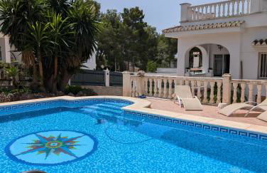 Chalet independiente con piscina - Photo 2