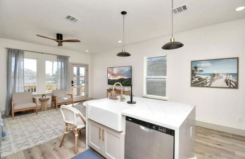 Bay Breeze Bungalow - Game Room & Pet Friendly - Foto 10