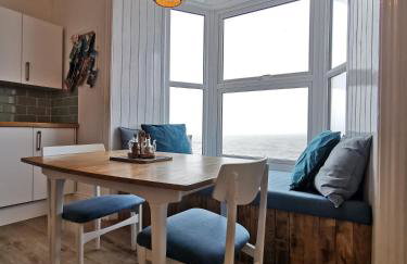 Lovely Seafront 2 bed flat in Aberystwyth - Foto 1
