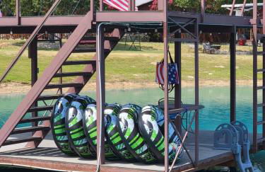 Private Retreat with Pond, Pool and Hot Tub - Photo 11