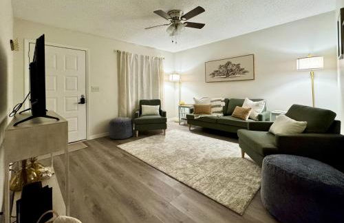 WiFi - Pet Friendly - Laundry - Short - Long Term - Foto 1