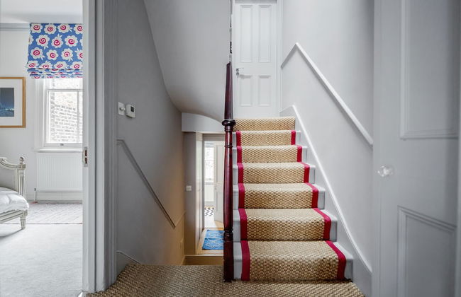 Exquisite Designers Abode - Photo 45