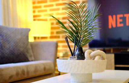 Modern & Luxurious 2-bed by ABBA, O2 & Canary Wharf - Photo 2