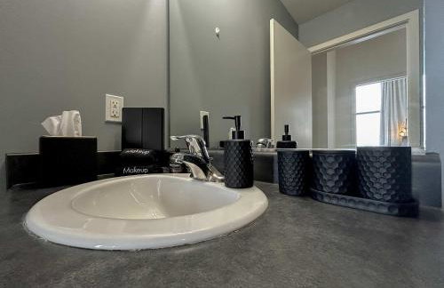 West Loop - City Views With In & Out Parking 1 - Photo 67