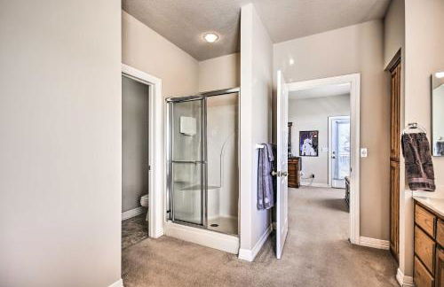 Home with Deck Near Lake Avalon, Boat Ramp and Golf! - Photo 19