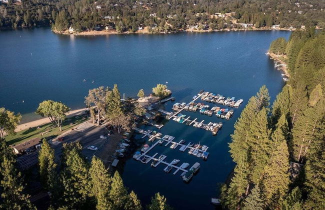 Marina Beach Lodge - Lakefront Home on Beach! by Yosemite Region Resorts - Foto 36