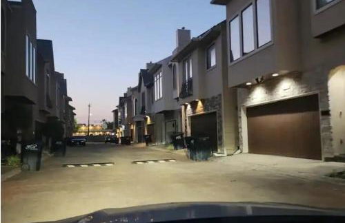 Game & Soak Retreat 3BR Private Jacuzzi Pool Table - Foto 34