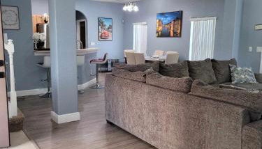 Luxry villa 6 miles from Disney - Photo 5