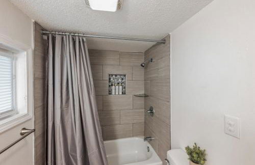 Quiet Family Home - Downtown, Pet Friendly, 4 Beds - Foto 29