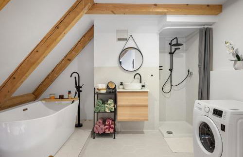 Karibu Nyumbani - Tolle Maisonette-Wohnung mit Arbeitsplatz und Balkon - Foto 4