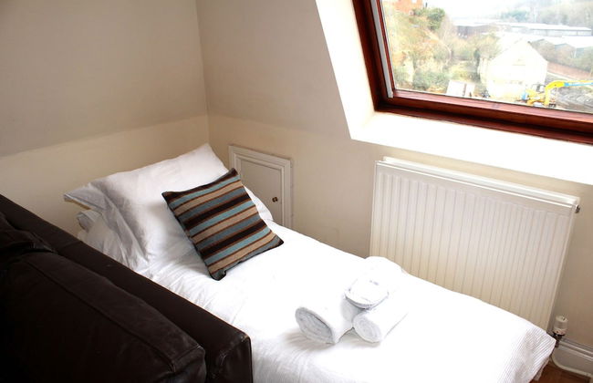 Cotswolds Valleys Accommodation - Exclusive use character one bedroom family holiday apartment - Foto 2