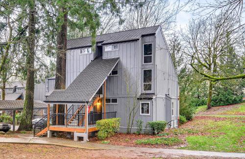 Lake Oswego Condo with Balcony, 3 Mi to the Water! - Foto 3