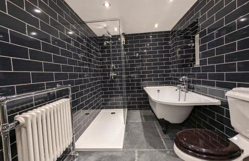 Historic character cottage in central Dornoch - Photo 18