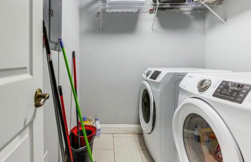 5 Mi to WDW! Spacious Resort Escape with Pool Access - Foto 24