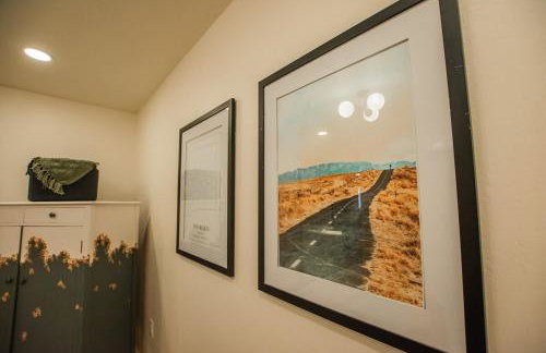 Sage Suite at ArnoTriplex! Private Hot Tub-Close to Downtown-Pet Friendly-No Pet Fee! - Photo 24