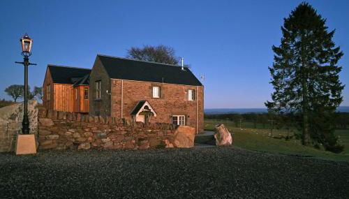 The Old Farmhouse - Photo 2