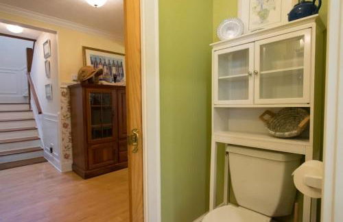 Historic 4BR Colonial with Pool Table and Fire Pit - Foto 30