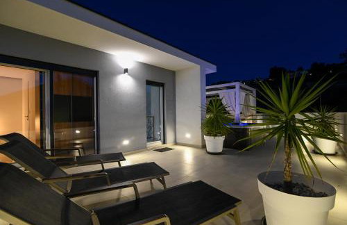 Luxury Villa Sun Stone heated pool & whirlpool - Foto 19