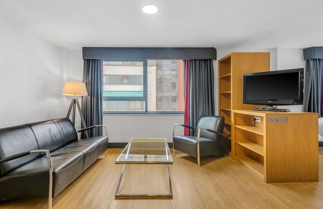 Roomzzz Leeds City West - Foto 18