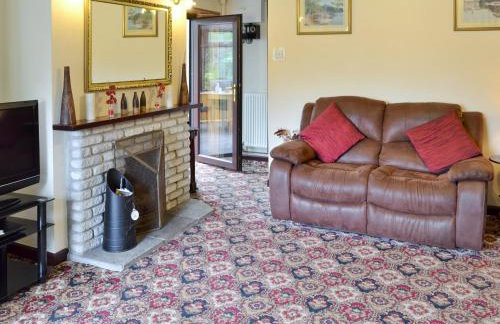 Coombe End Cottage - Photo 2