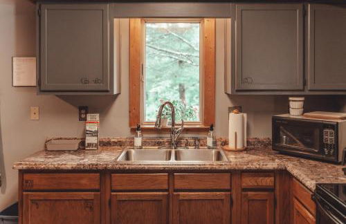 Patriot Cottage at American Heartland Cabins - Photo 7