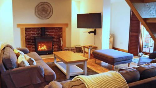 Arniss Farmhouse - Photo 3