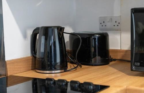 Elegant 2BR Escape Ideal for Long Stays - Foto 31