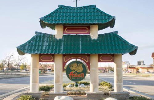 Howes Capitol II-Sleek & spacious-walk to OU Med - Foto 38