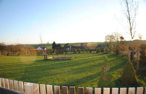 FAIRVIEW FARM Holiday Accommodation 14 Luxury Lodges, Cabins, Dog Friendly, Suitable for Couples, Families and Groups, Wedding Guests , Corporate events, Sleeps 2-65 guests in Ravenshead, Nottingham near Sherwood Forest, set in 88 acres - Photo 44