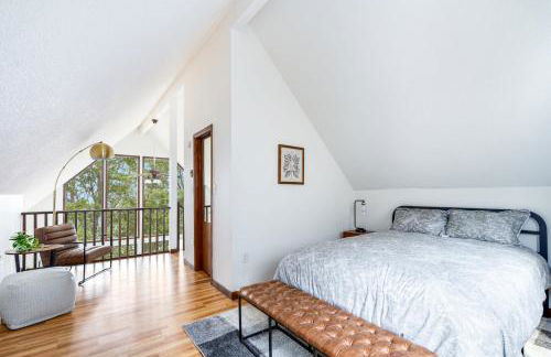 Modern Chalet w Hot Tub, Large Deck, Grill & WiFi - Foto 19