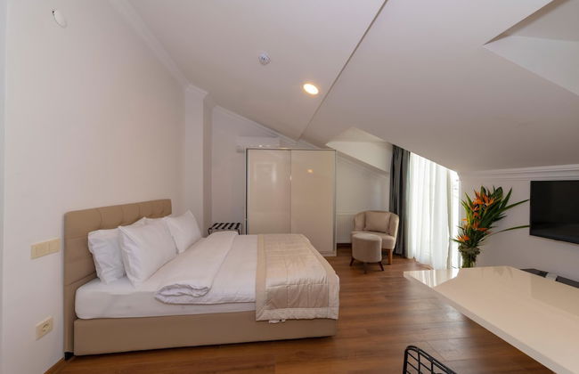 Joy Suites - Photo 22