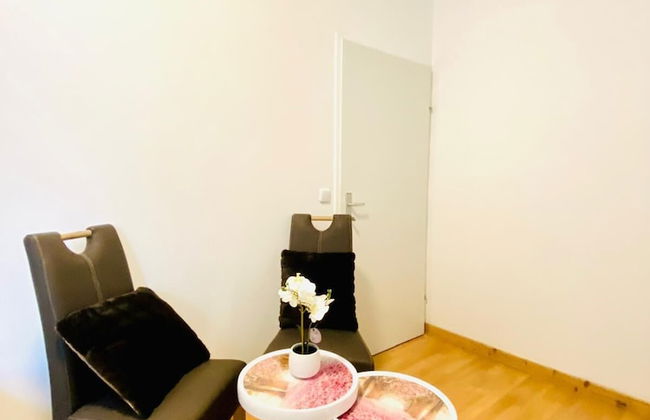 Stylish Shared 3-Bedroom Stay Near City - Foto 43