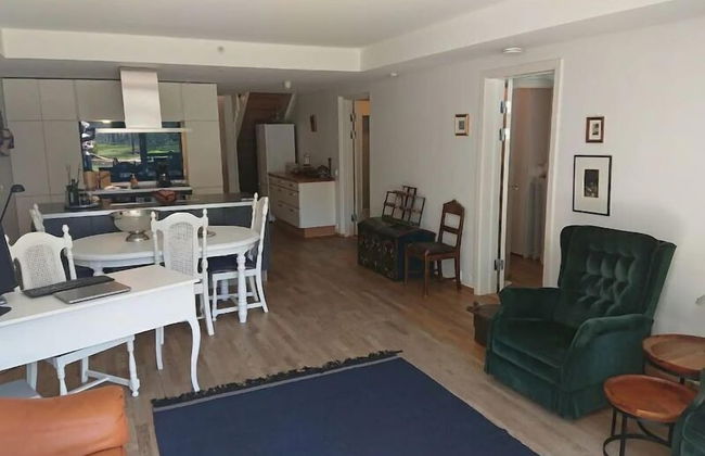 StayPlus Apt in Trendy Area Balcony - Foto 10