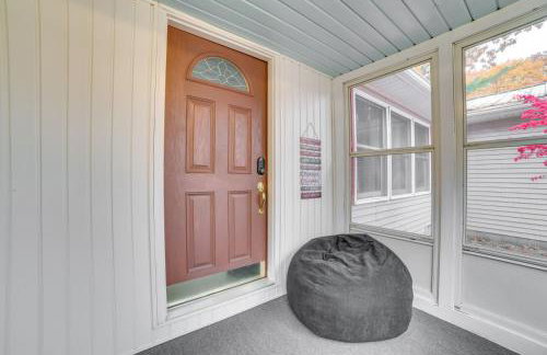 Cozy Houghton Lake Home with Fire Pit and Porch - Foto 19