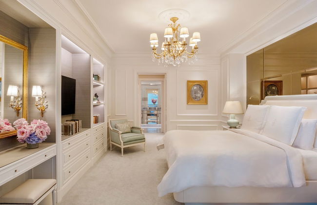 Four Seasons Hotel George V - Photo 32