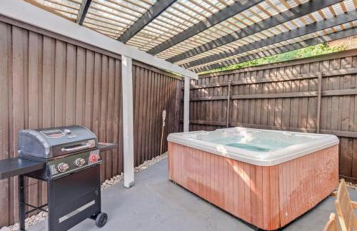 Superior 4BR 2BA Holiday Home with Hot Tub & Grill - Foto 30